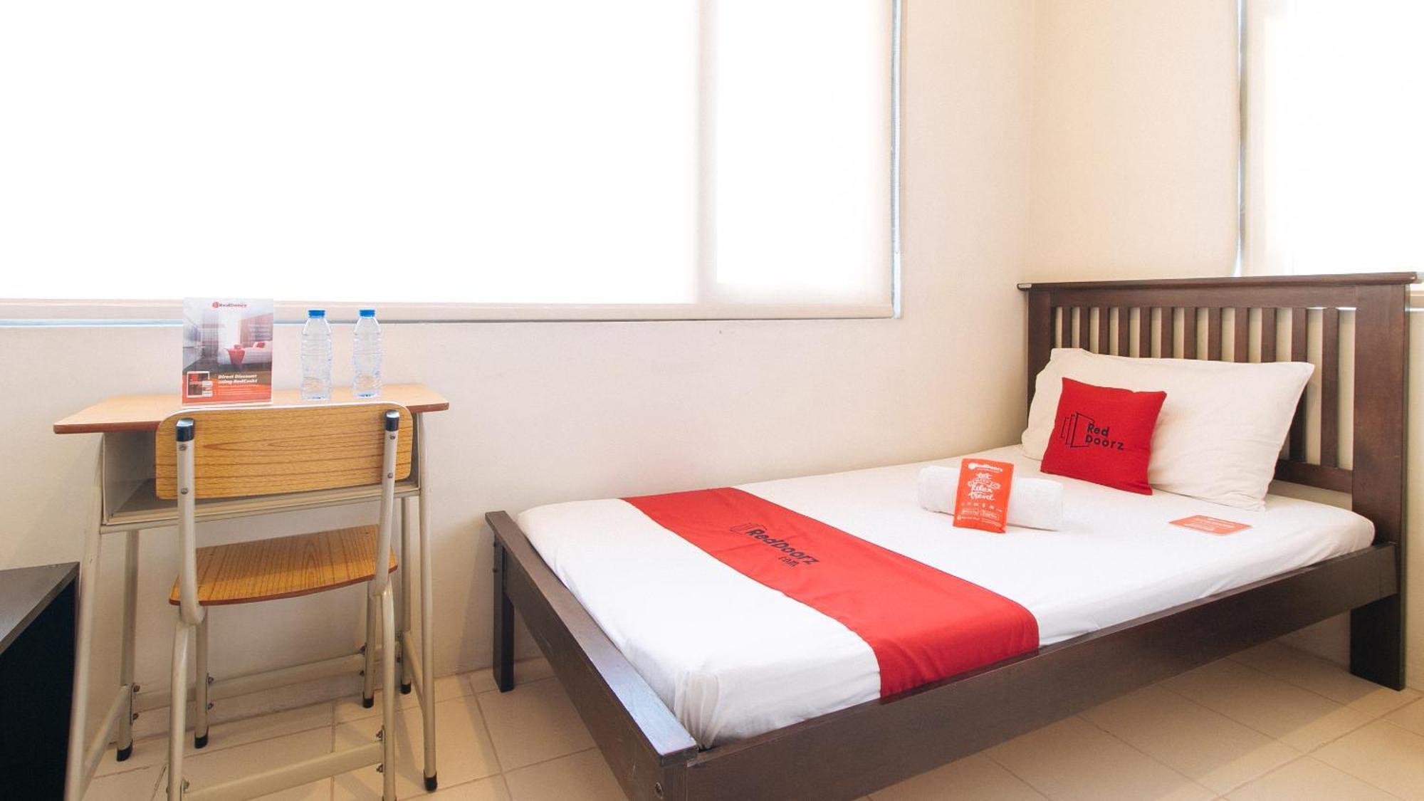 Reddoorz Plus @ E Rodriguez Corner Banawe Quezon City Ngoại thất bức ảnh